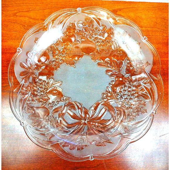 KIG Indonesia Fruitella Fruit Plate 15" Embossed Round Christmas Holiday Platter - Picture 2 of 7